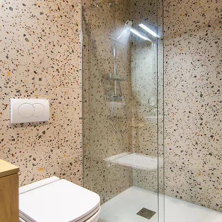 Delo Apartment *